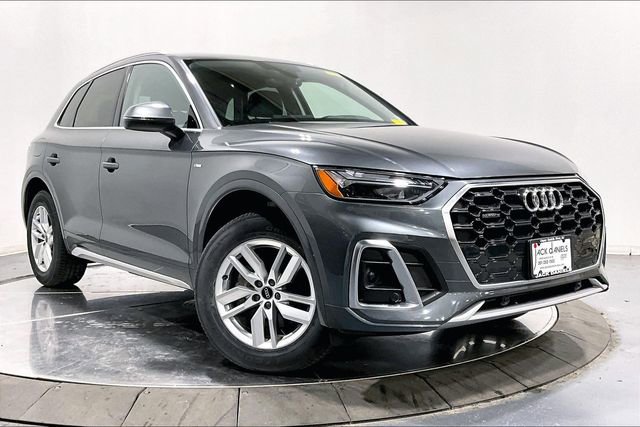 Used 2023 Audi Q5 2.0T Premium w/ Convenience Package AWD/4WD image 4