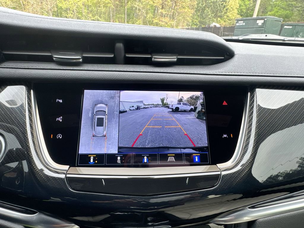 Used 2025 Cadillac XT6 Sport w/ Technology Package image 28
