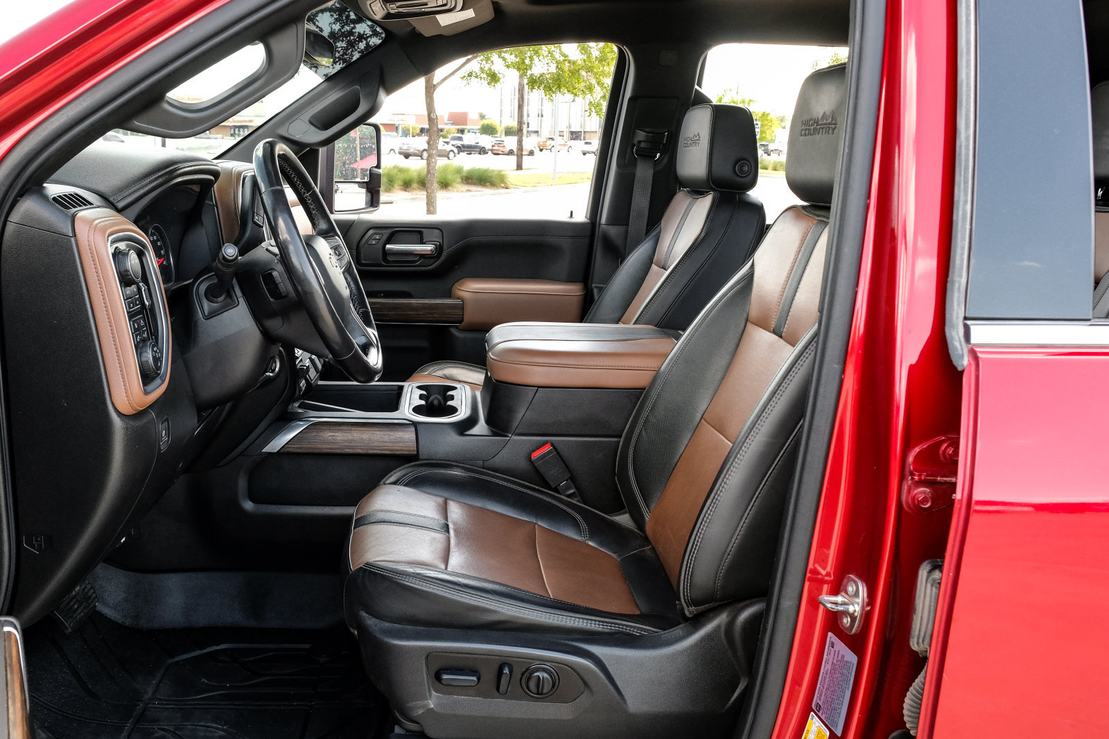 Used 2023 Chevrolet Silverado 2500 High Country w/ Technology Package AWD/4WD image 4