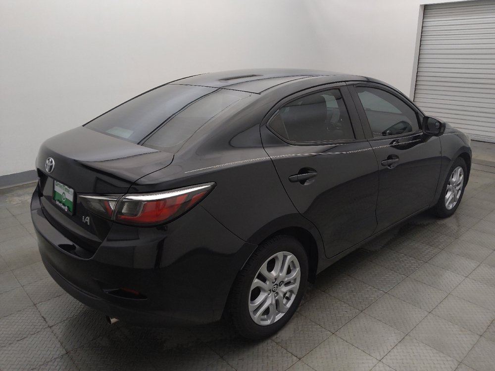 Used 2017 Toyota Yaris iA FWD image 9