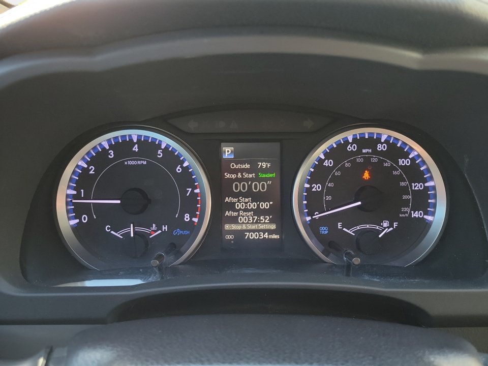 Used 2019 Toyota Highlander Plus FWD image 11