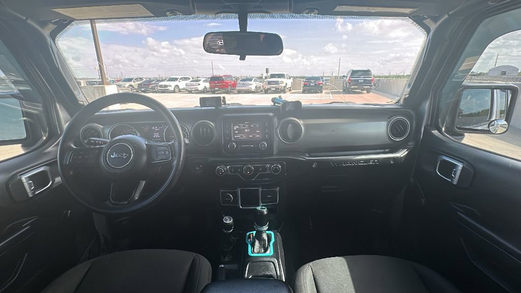 Used 2018 Jeep Wrangler Unlimited Sport image 21