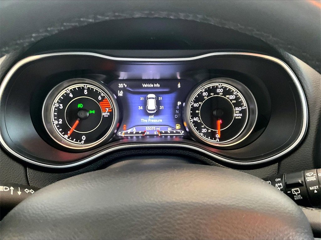 Used 2023 Jeep Cherokee Altitude Lux image 25