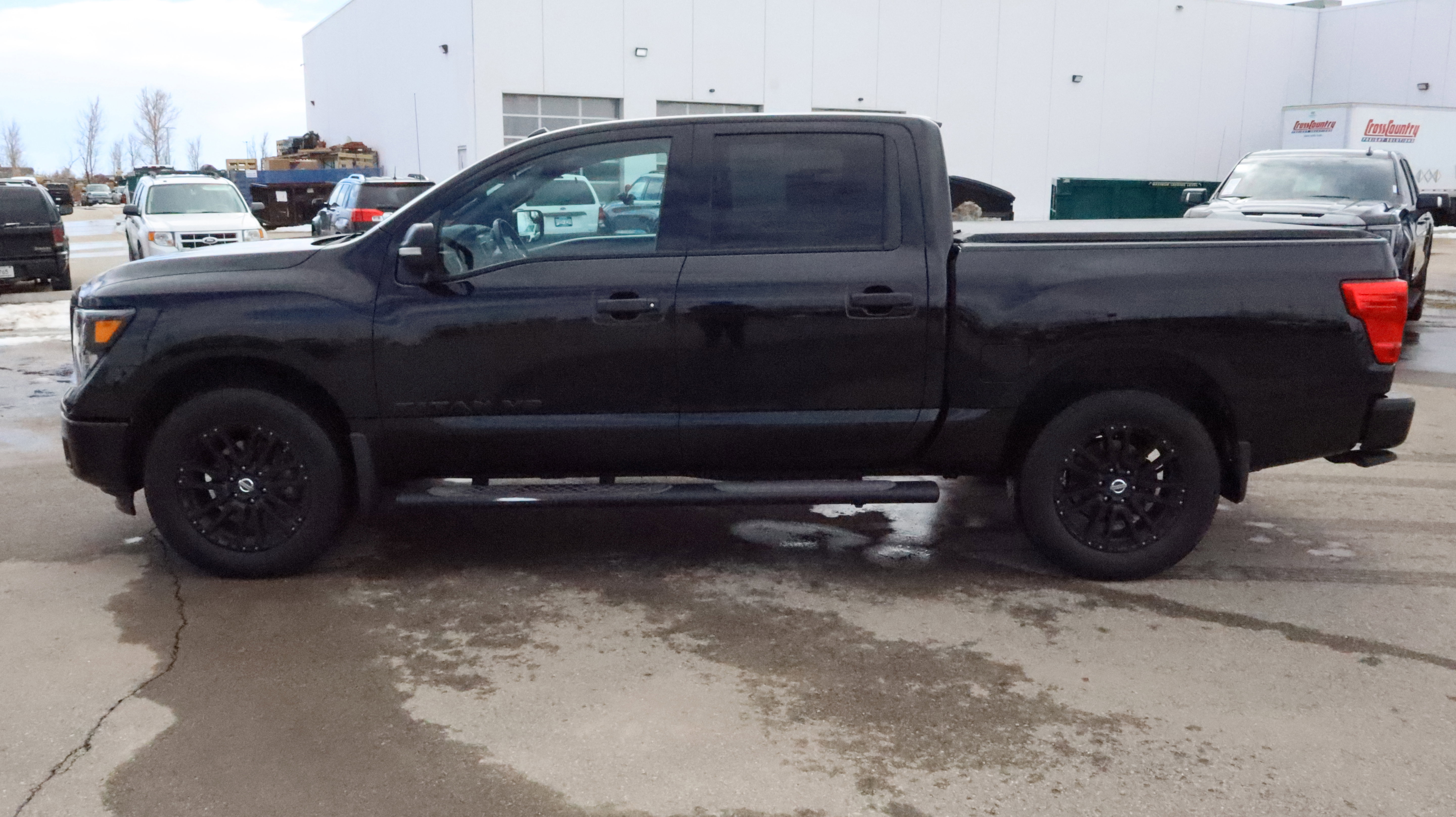 Used 2019 Nissan Titan SV w/ SV Convenience Package image 4