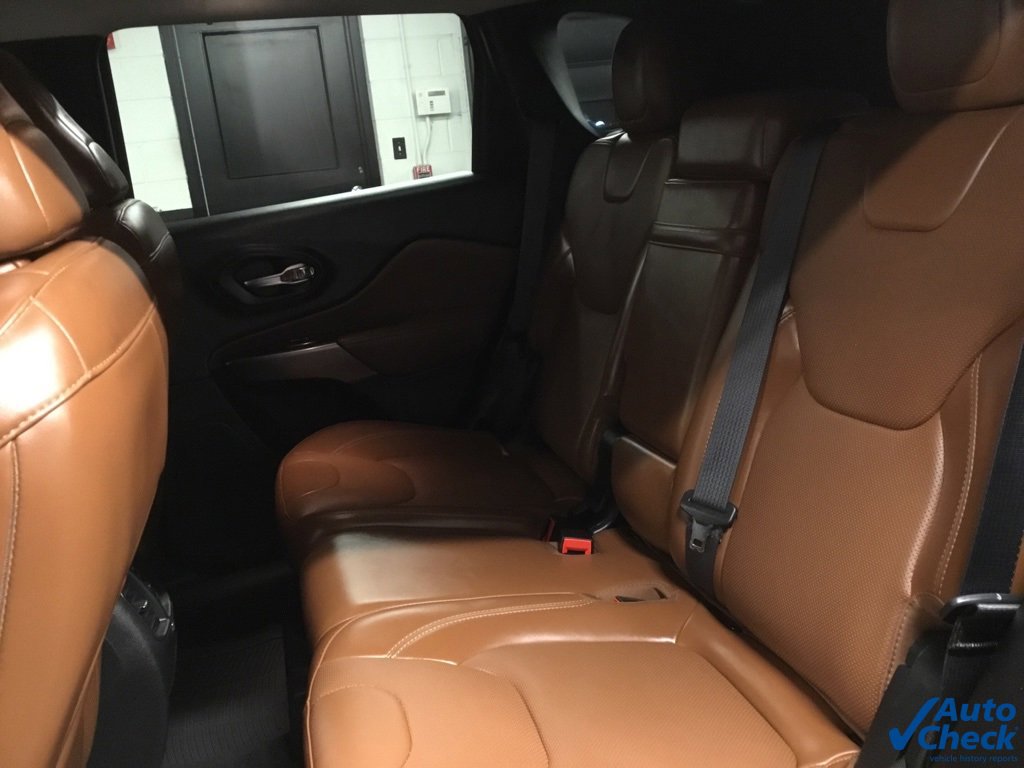 Used 2019 Jeep Cherokee Overland w/ Heavy Duty Protection Group image 31