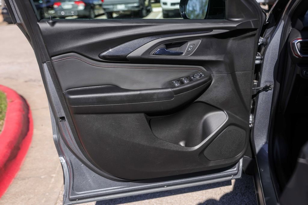 Used 2021 Chevrolet TrailBlazer RS w/ Convenience Package image 24