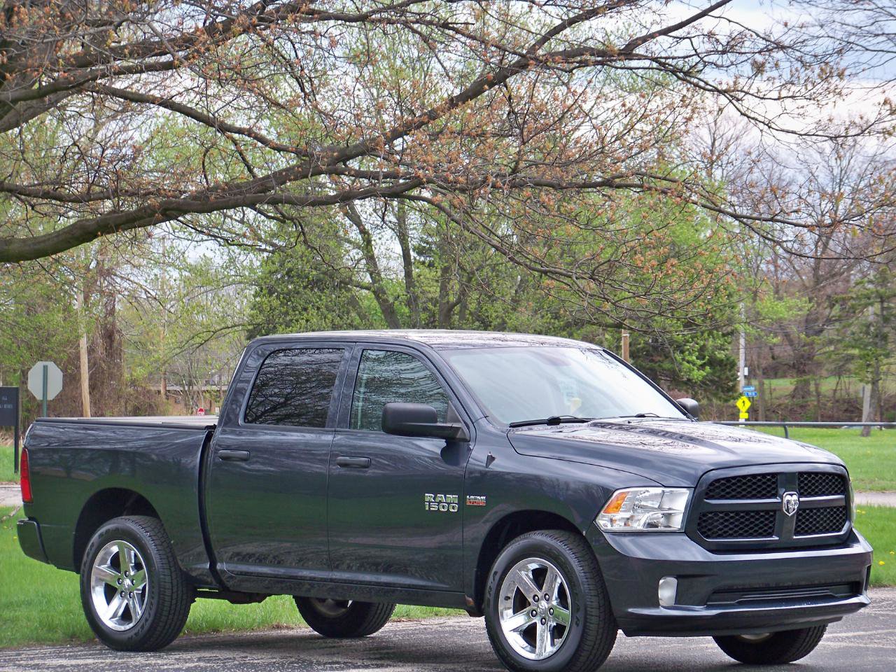 Used 2016 RAM 1500 Express w/ Popular Equipment Group AWD/4WD image 4