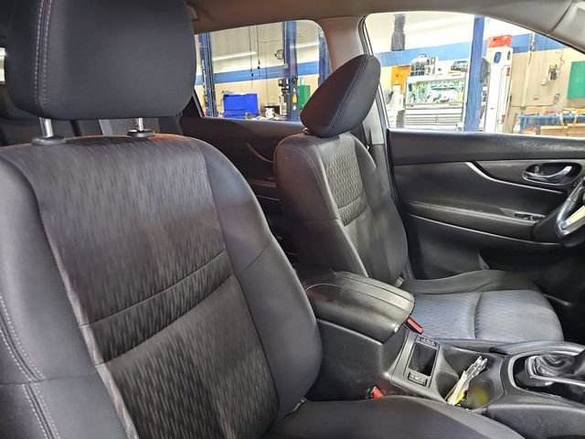 Used 2018 Nissan Rogue SV image 26