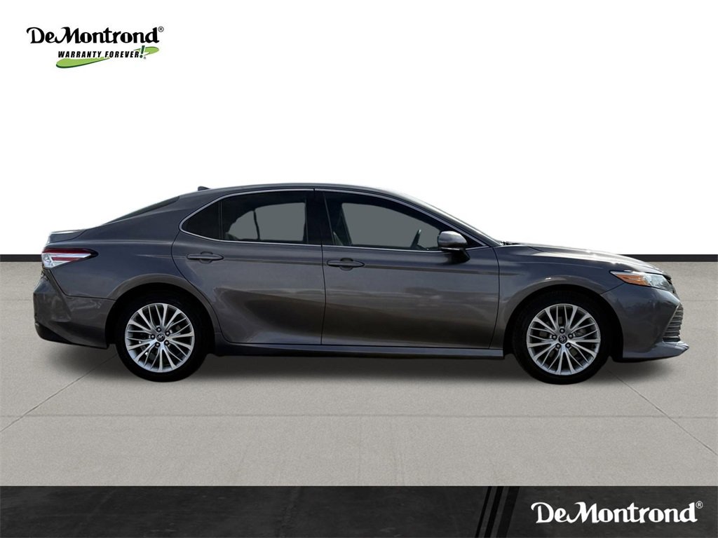 Used 2020 Toyota Camry XLE image 4