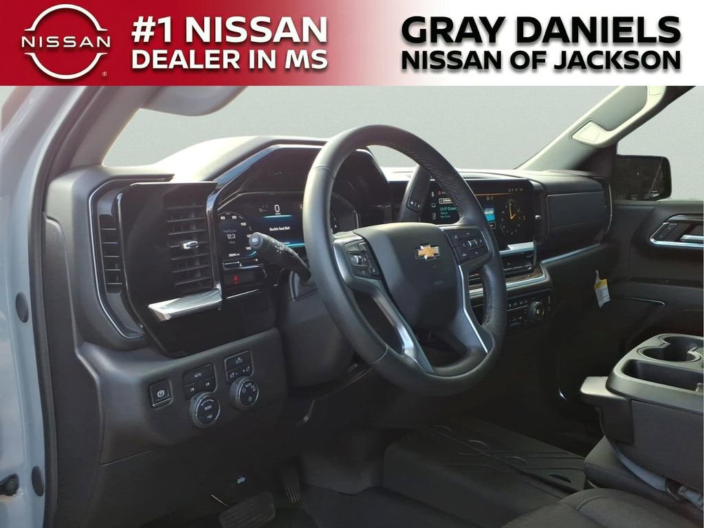 Used 2024 Chevrolet Silverado 1500 LT AWD/4WD image 11
