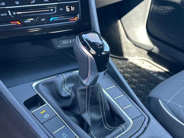Used 2025 Volkswagen Jetta Sport image 25