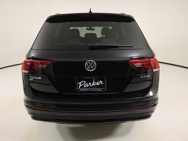 Used 2020 Volkswagen Tiguan SE R-Line image 4