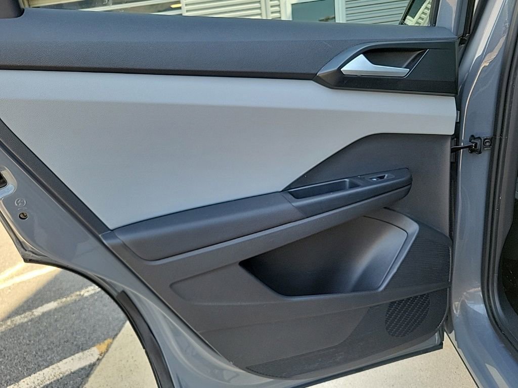 Used 2022 Volkswagen Taos SEL w/ Panoramic Sunroof Package image 19