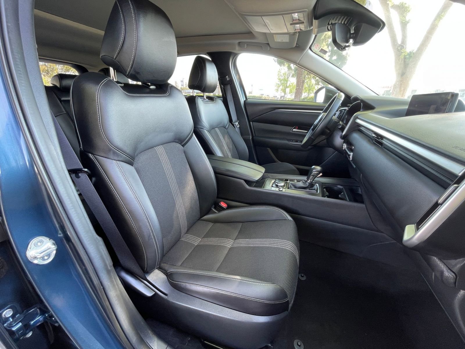 Used 2025 MAZDA CX-50 AWD 2.5 S w/ Premium Package image 38