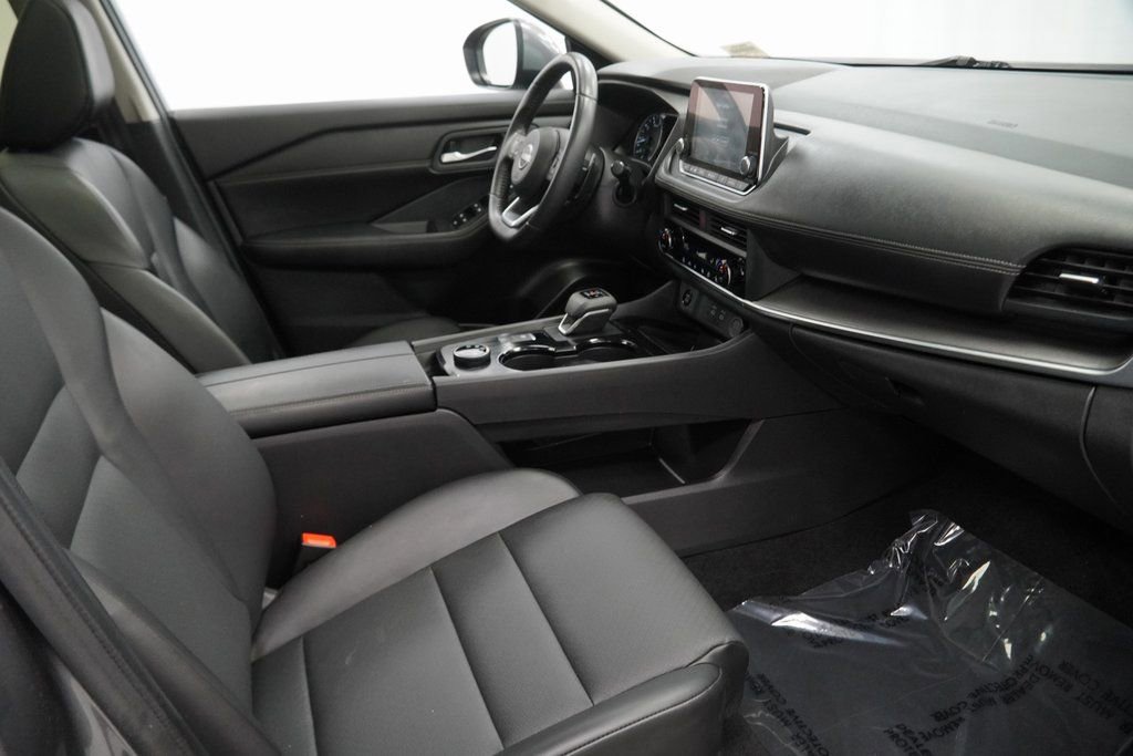 Used 2024 Nissan Rogue SV w/ SV Premium Package image 49