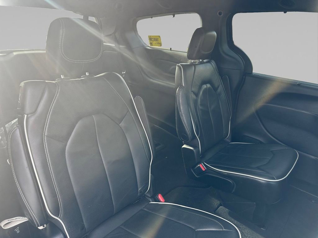 Certified 2022 Chrysler Pacifica Limited w/ Uconnect Theater Family Group image 7