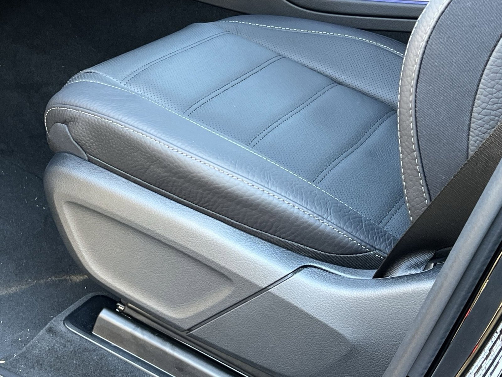 New 2026 Mercedes-Benz GLS 450 GLS 450 image 12