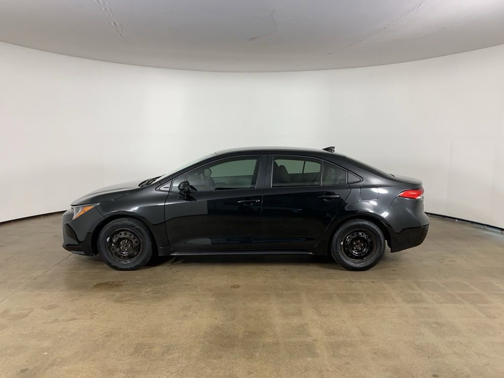 Used 2022 Toyota Corolla LE FWD image 16