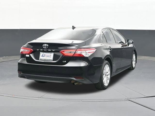 Used 2020 Toyota Camry LE image 12