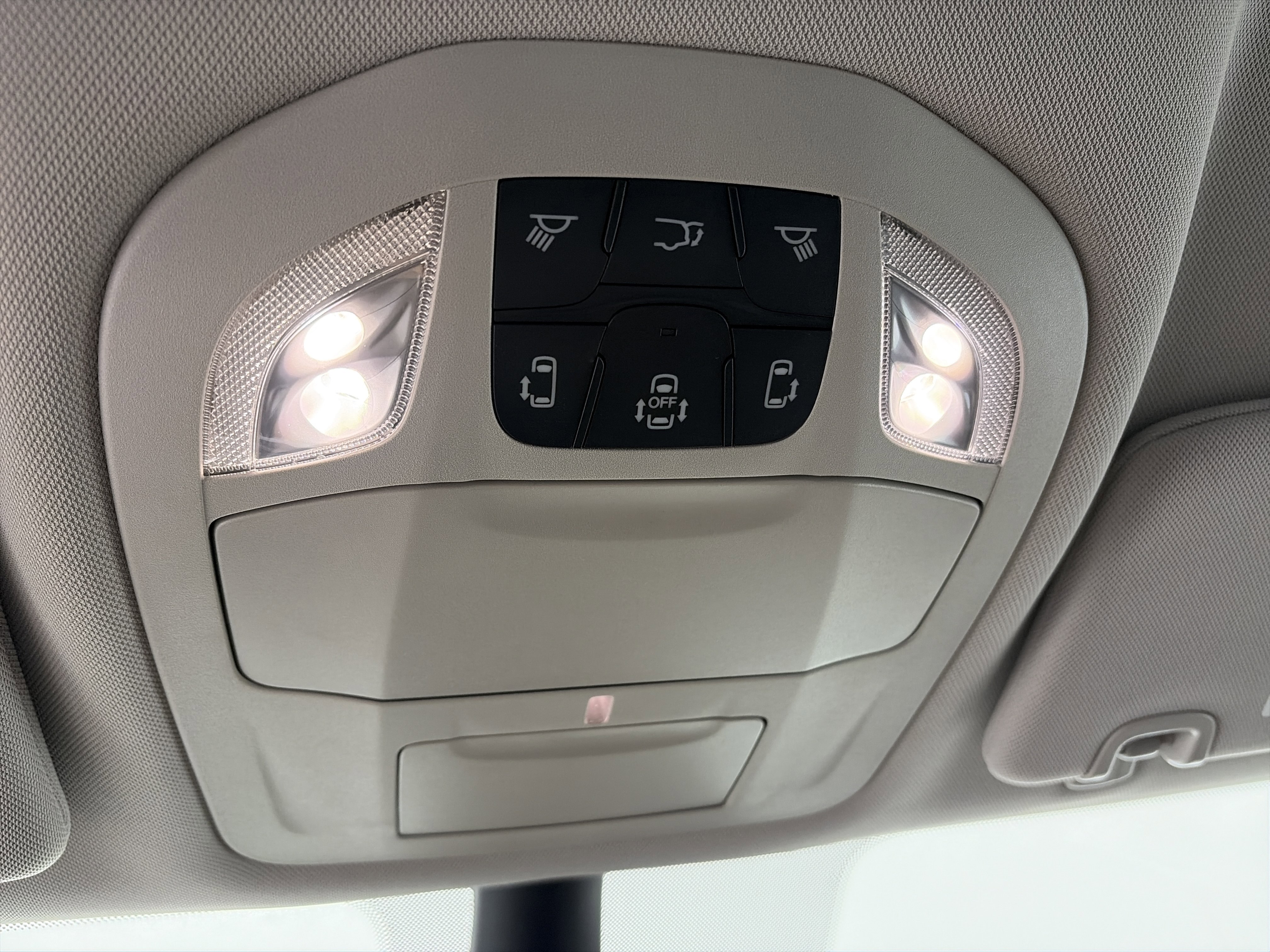 Used 2024 Chrysler Pacifica Touring-L image 32