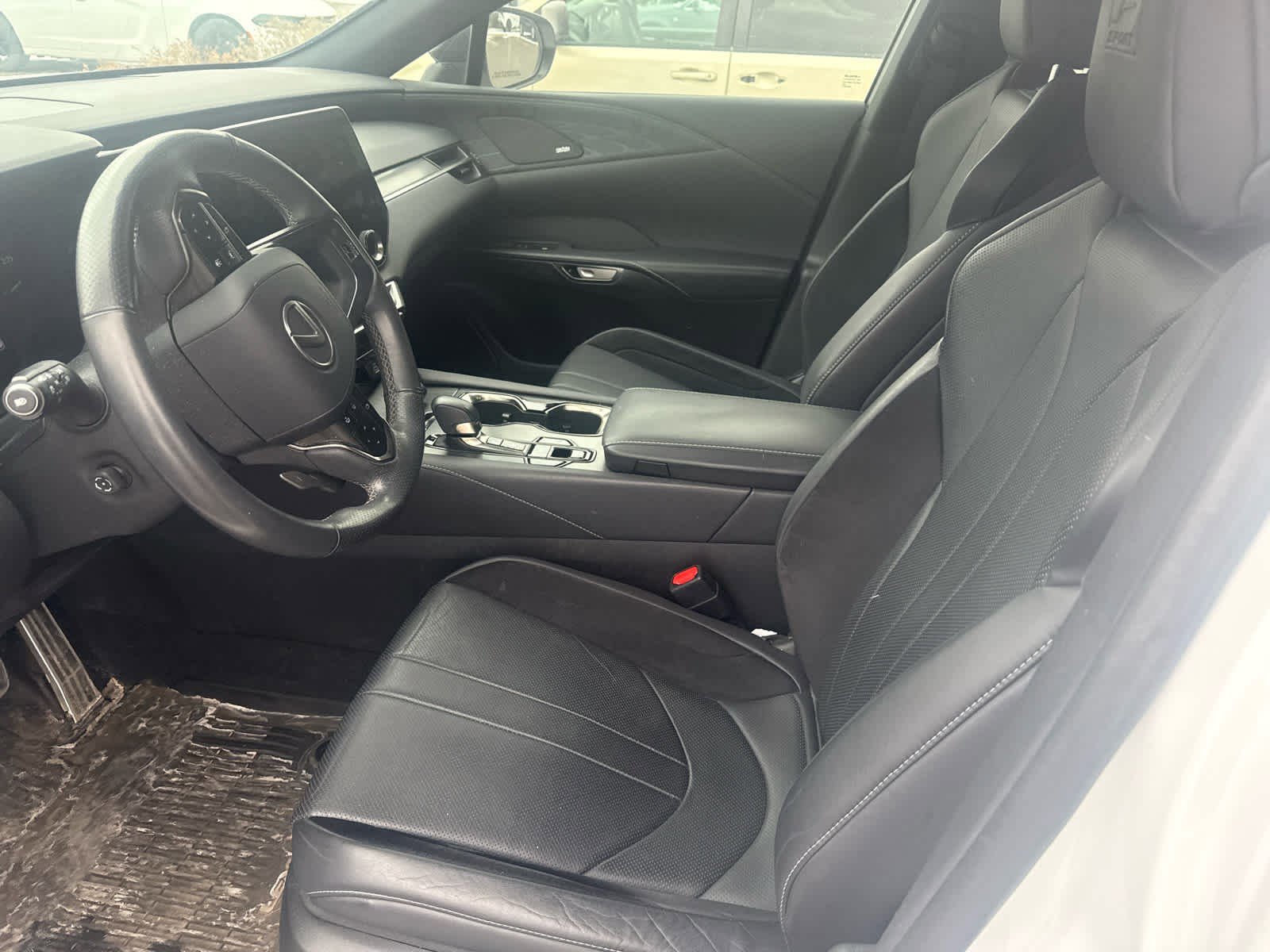 Used 2023 Lexus RX 500h F Sport image 6