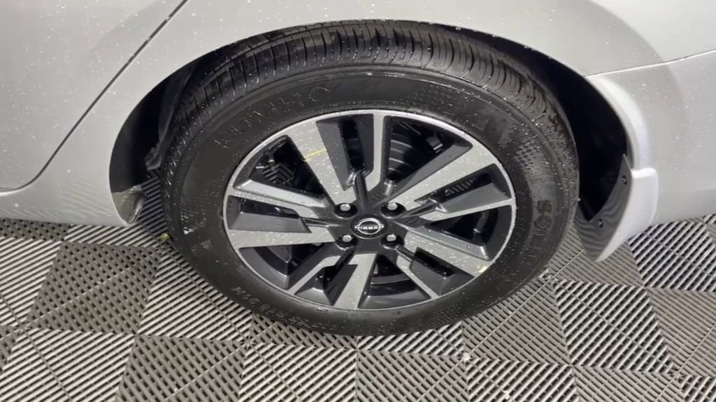 New 2025 Nissan Versa SV w/ Trunk Package image 29