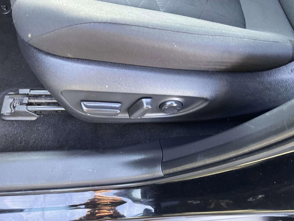 Used 2024 Toyota RAV4 XLE image 29