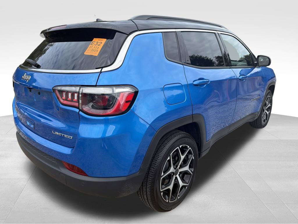 Used 2025 Jeep Compass Limited AWD/4WD image 45