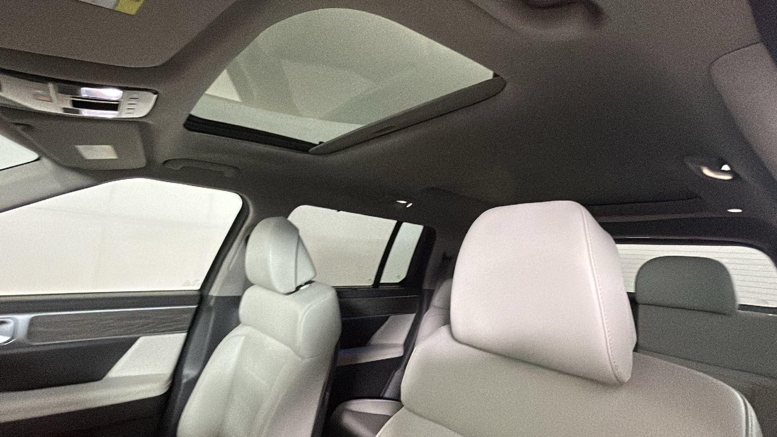 Used 2024 Hyundai Santa Fe Limited AWD/4WD image 15