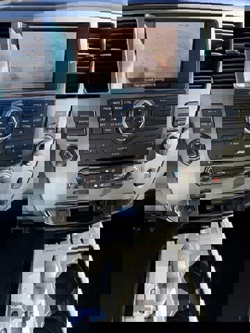 Used 2011 Nissan Armada SL image 12