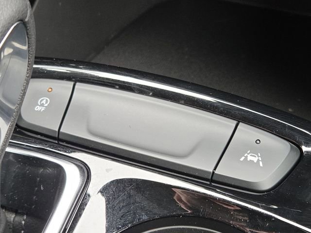 Certified 2025 Chevrolet Trax LT w/ Driver Confidence Package image 8