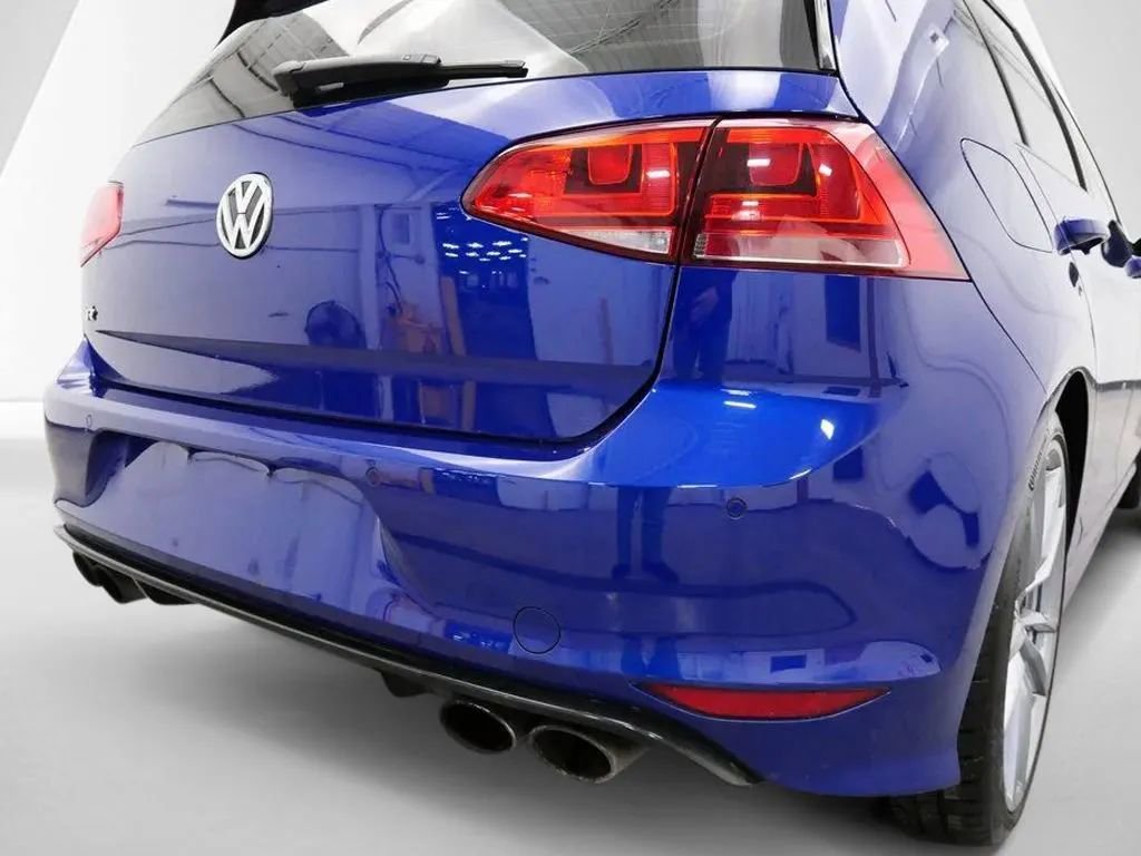 Used 2017 Volkswagen Golf R 4-Door AWD/4WD image 9