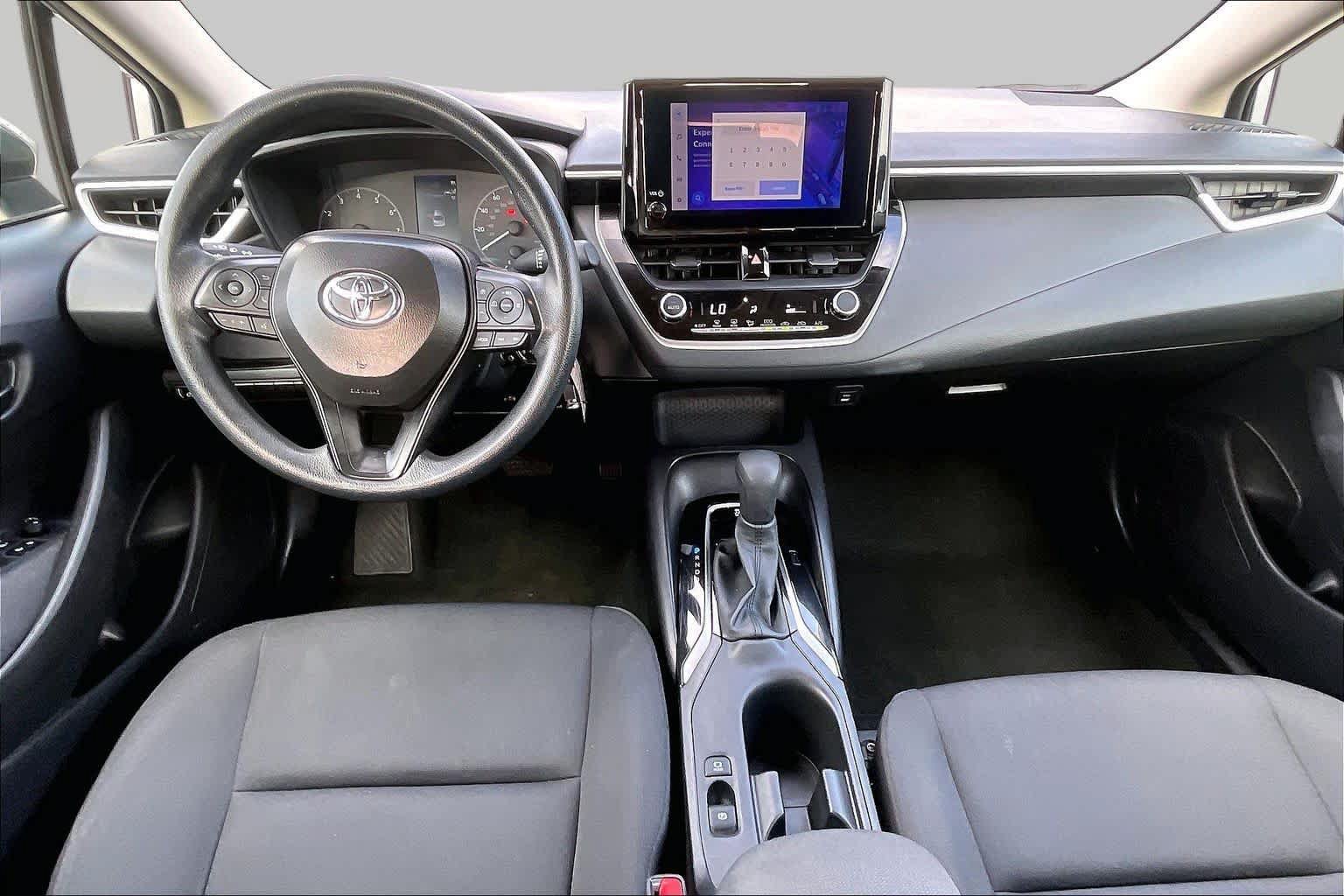 Used 2025 Toyota Corolla LE FWD image 15