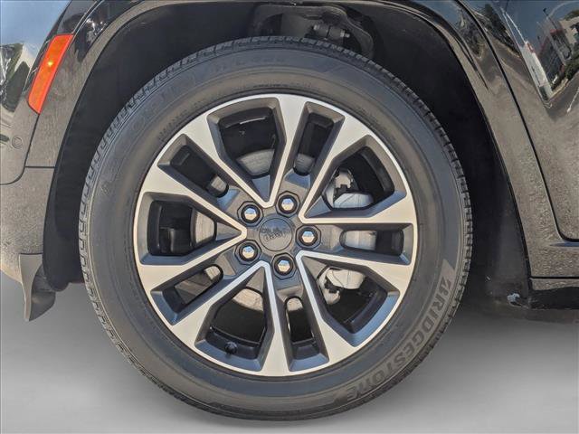 Used 2023 Jeep Grand Cherokee Overland AWD/4WD image 26