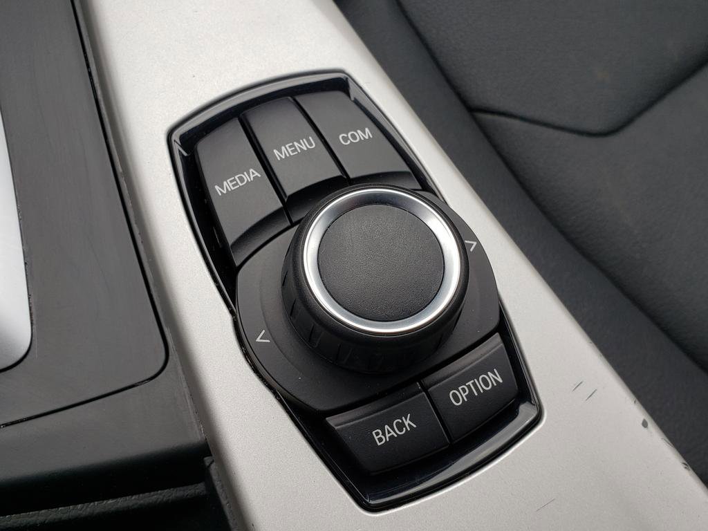 Used 2018 BMW 320i xDrive Sedan image 25