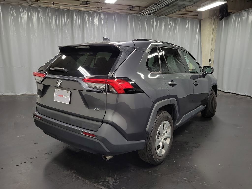 Used 2021 Toyota RAV4 LE image 8