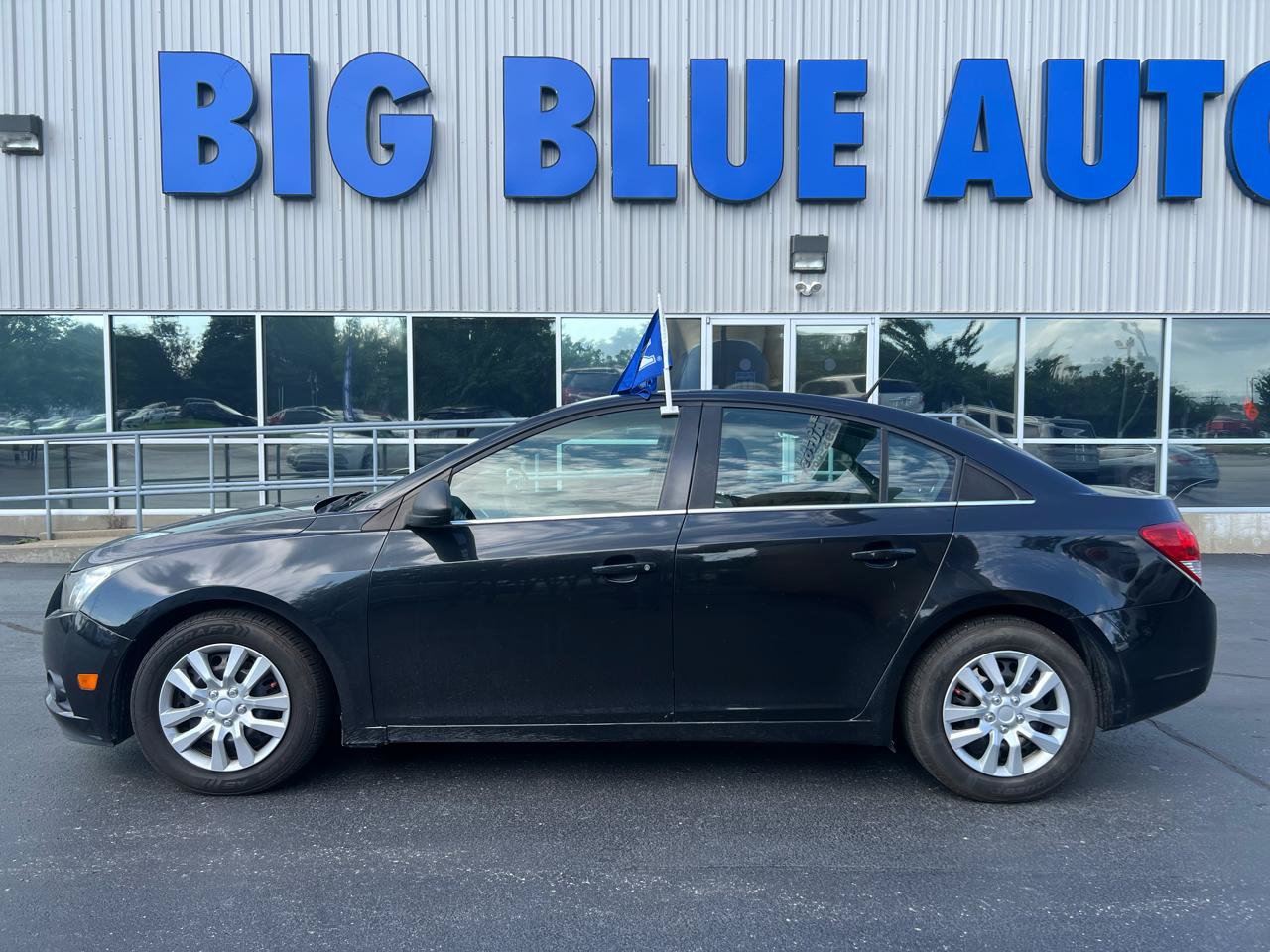 Used 2012 Chevrolet Cruze LS w/ Connectivity Package FWD image 2