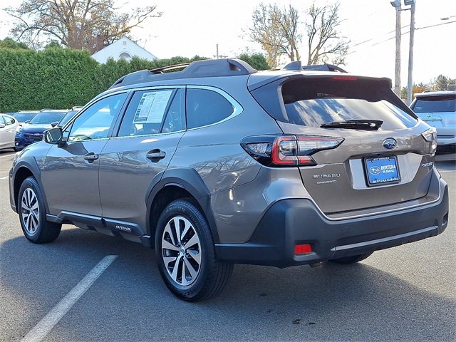 Used 2024 Subaru Outback Premium image 4