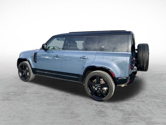 Certified 2024 Land Rover Defender 110 X-Dynamic SE image 5