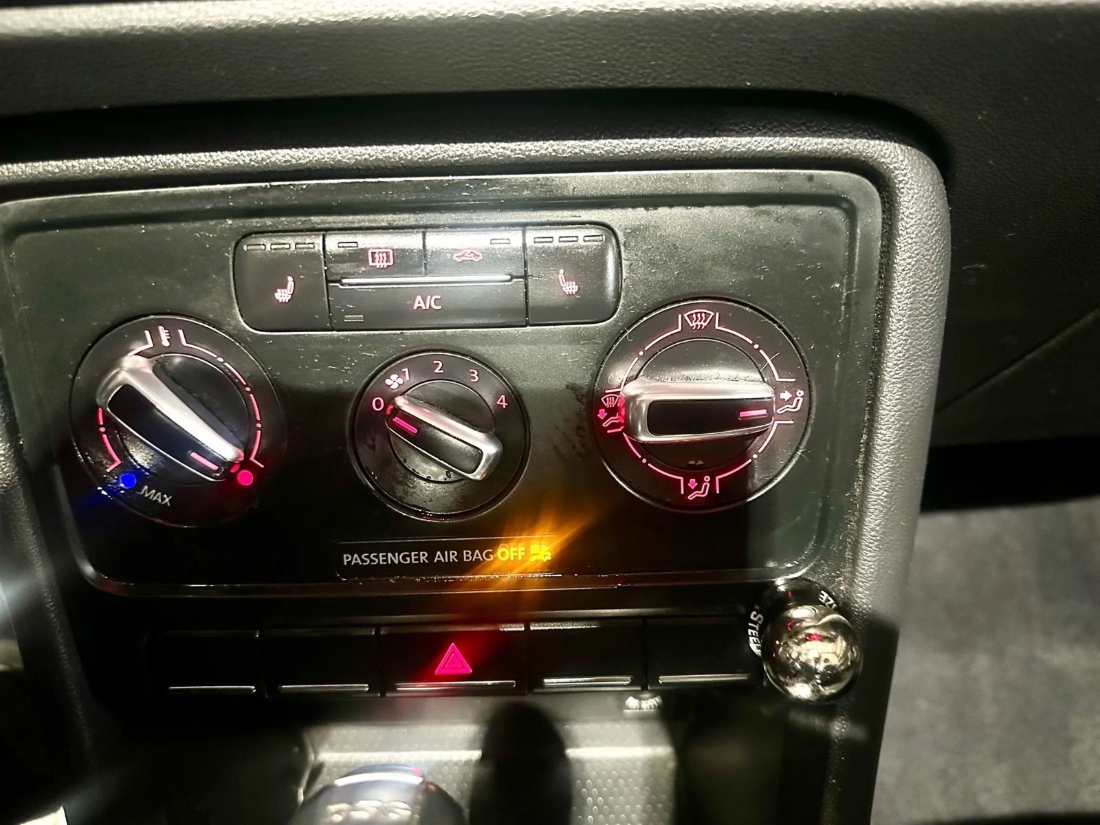 Used 2013 Volkswagen Beetle 2.0T image 26