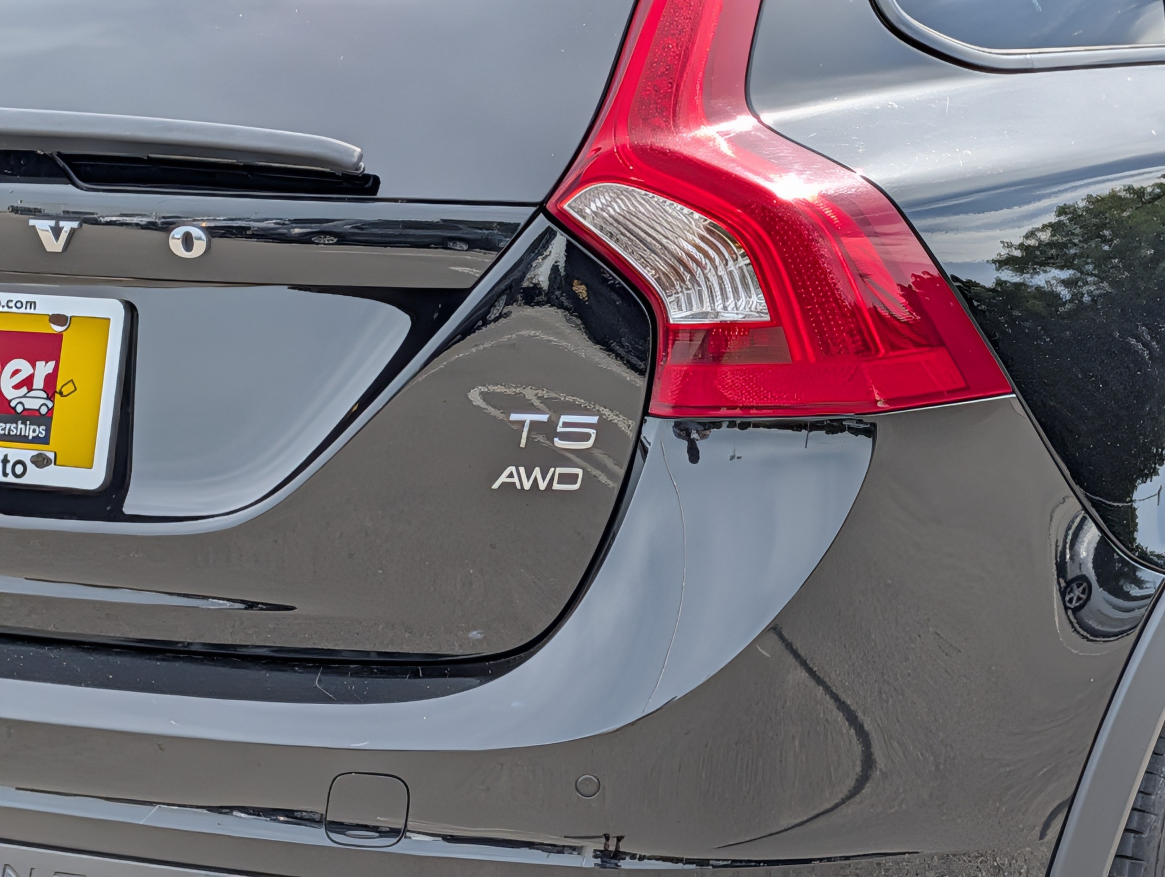 Used 2016 Volvo V60 T5 Cross Country AWD/4WD image 10