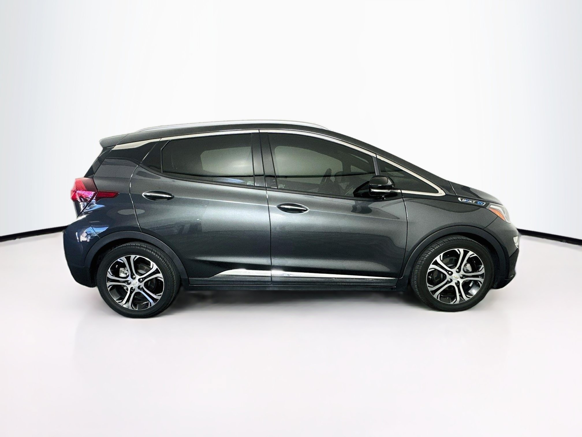 Used 2017 Chevrolet Bolt Premier FWD image 10