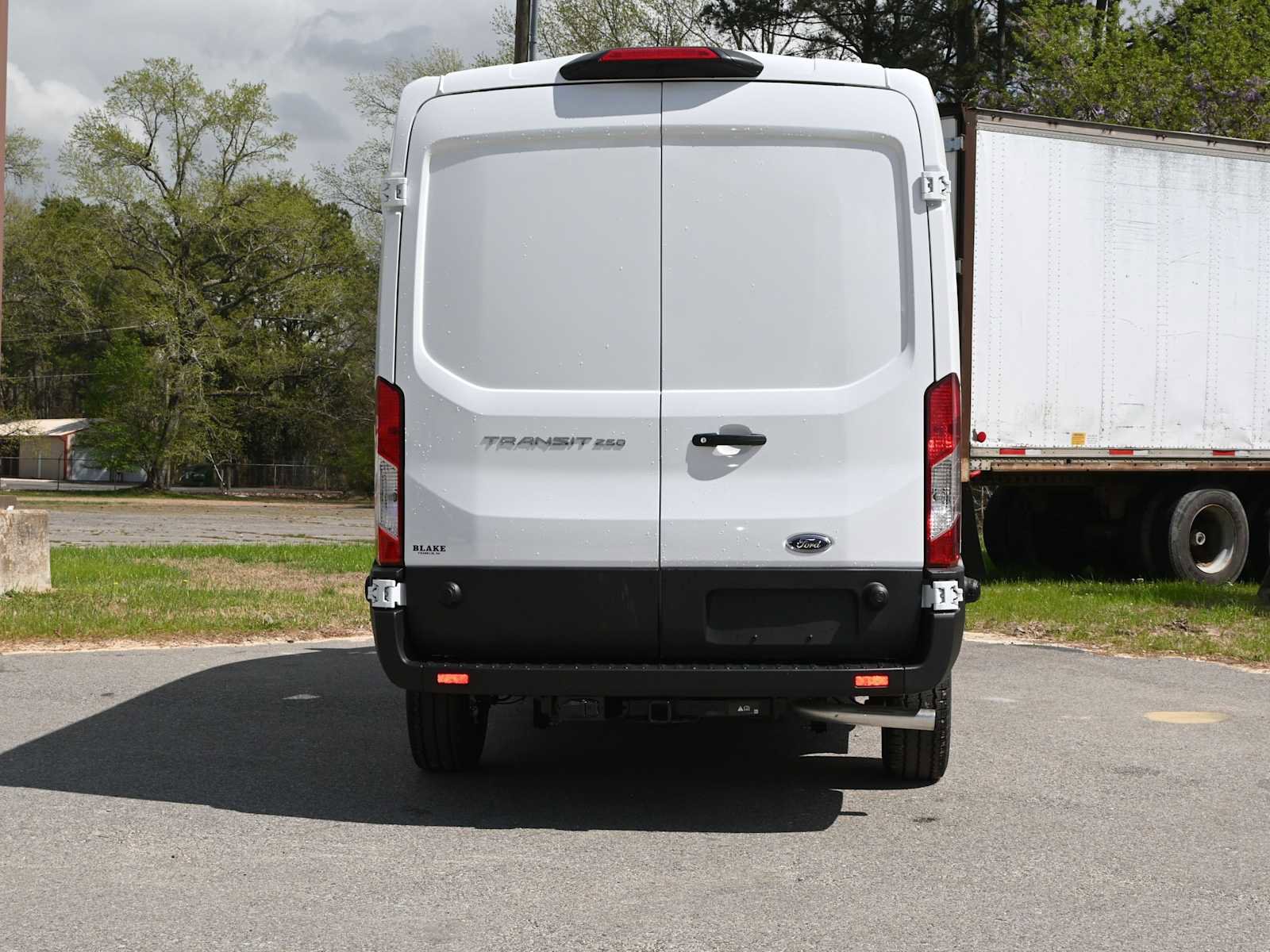 New 2025 Ford Transit 250 148 Medium Roof image 7