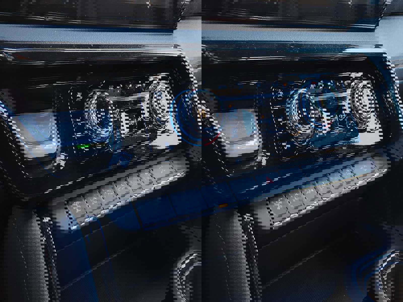 New 2026 GMC Sierra 2500 AT4 w/ AT4 Premium Plus Package image 22