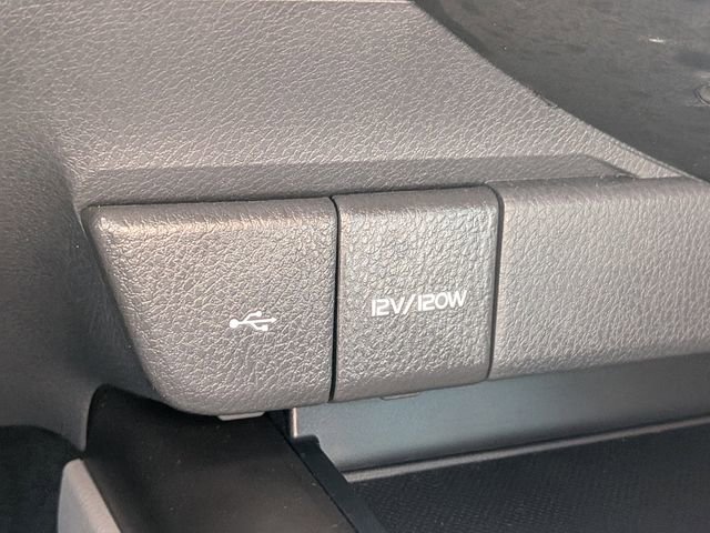 Used 2022 Toyota Camry LE image 31