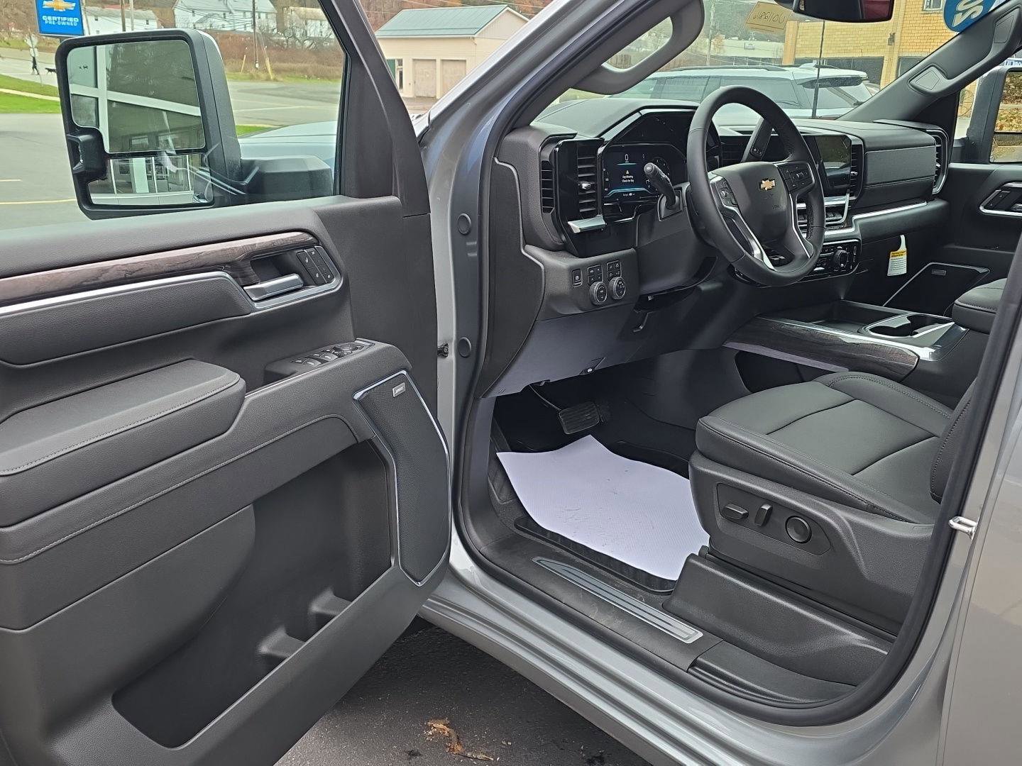 New 2025 Chevrolet Silverado 2500 LTZ w/ LTZ Convenience Package image 14