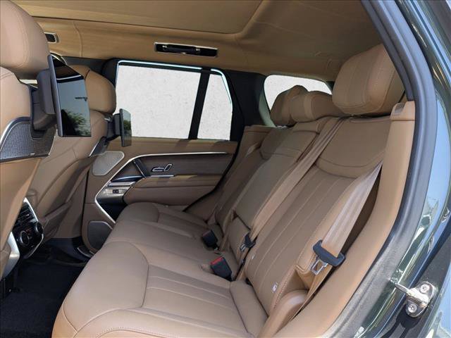 Used 2025 Land Rover Range Rover Autobiography AWD/4WD image 15