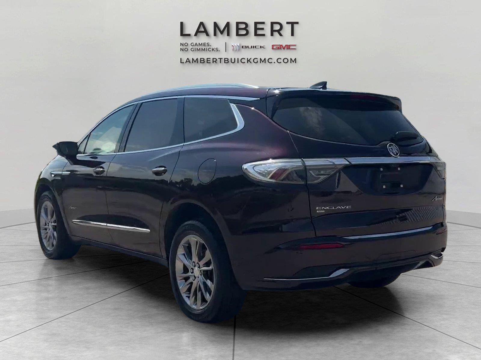 Used 2022 Buick Enclave Avenir w/ Avenir Technology Package AWD/4WD image 3