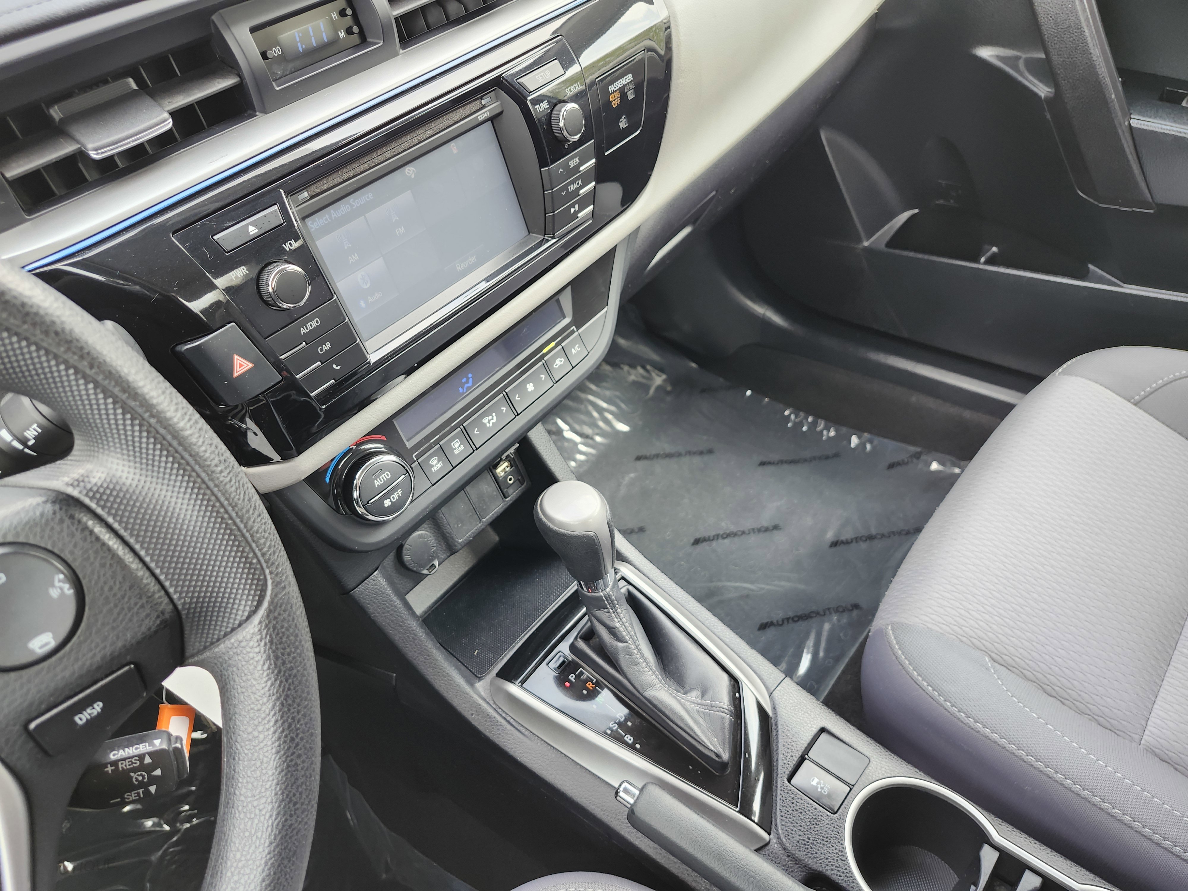 Used 2015 Toyota Corolla LE image 27