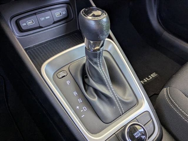 Used 2022 Hyundai Venue SEL image 12